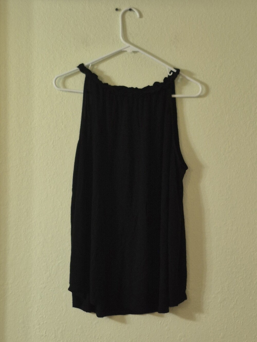 Apt. 9 Black Sleeveless Halter Tank Top